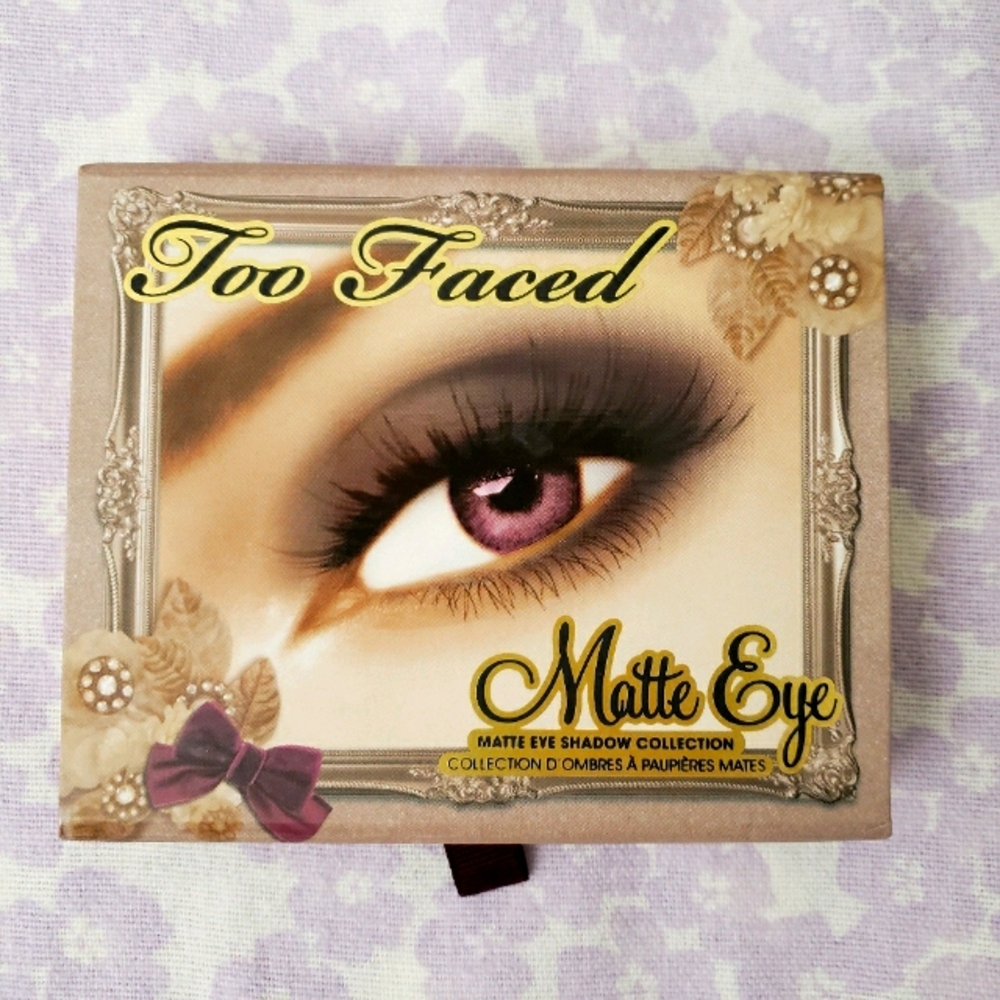 Too Faced matte eyeshadow palette